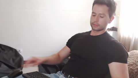 Snapshot of hairyncuteass chatting on January 17, 2:28 pm hairyncuteass online show from January 17, 2:28 pm