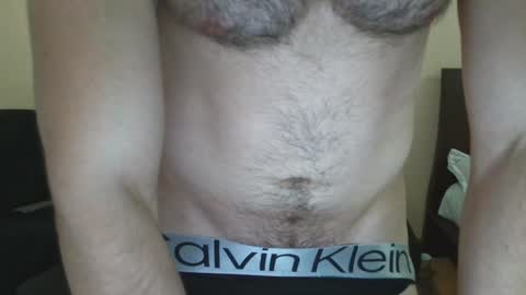 Snapshot of hairyncuteass chatting on January 31, 12:39 am hairyncuteass online show from January 31, 12:39 am