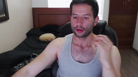 Snapshot of hairyncuteass chatting on January 31, 9:37 pm hairyncuteass online show from January 31, 9:37 pm