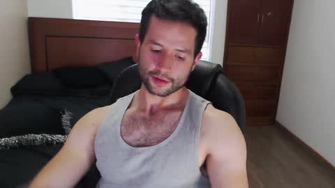 Snapshot of hairyncuteass chatting on February 1, 10:34 pm hairyncuteass online show from February 1, 10:34 pm