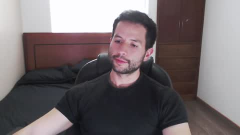 Snapshot of hairyncuteass chatting on February 3, 9:39 pm hairyncuteass online show from February 3, 9:39 pm