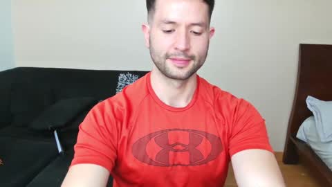 Snapshot of hairyncuteass chatting on February 7, 3:41 pm hairyncuteass online show from February 7, 3:41 pm