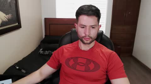 Snapshot of hairyncuteass chatting on February 10, 9:15 pm hairyncuteass online show from February 10, 9:15 pm