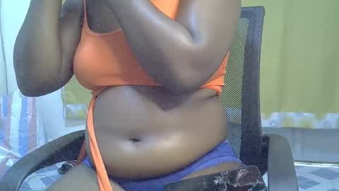 Snapshot of hairypussybigassy001 chatting on November 18, 8:52 am hairypussybigassy001 online show from November 18, 8:52 am