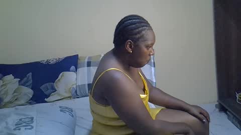 Snapshot of hairypussybigassy001 chatting on December 14, 5:18 pm hairypussybigassy001 online show from December 14, 5:18 pm