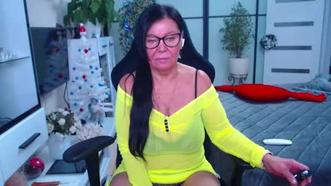 Snapshot of hairypussygranny chatting on January 9, 9:48 am Monika online show from January 9, 9:48 am