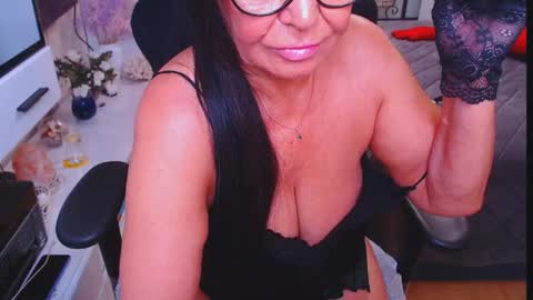 Snapshot of hairypussygranny chatting on September 27, 7:35 am Monika online show from September 27, 7:35 am