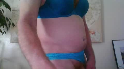 Snapshot of hairypussylover089 chatting on February 23, 3:02 am hairypussylover089 online show from February 23, 3:02 am