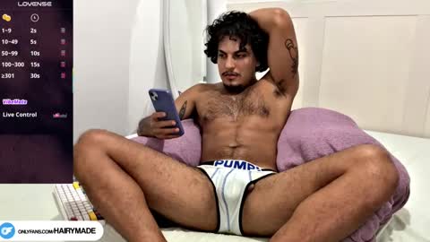 Snapshot of hairyshort chatting on October 4, 2:31 am hairy and short online show from October 4, 2:31 am