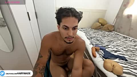 Snapshot of hairyshort chatting on November 11, 7:36 pm hairy and short online show from November 11, 7:36 pm