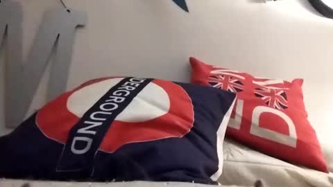 Snapshot of hairyspermballs chatting on November 1, 12:12 am Marty online show from November 1, 12:12 am