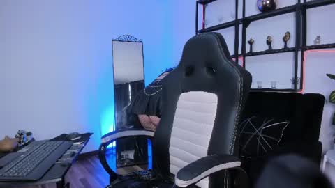 Snapshot of halley_ravenn chatting on July 10, 8:44 pm halley_ravenn online show from July 10, 8:44 pm