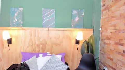 Halley Lorens online show from February 14, 7:10 pm