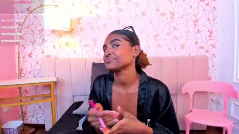 Snapshot of halleylorens chatting on June 11, 12:32 am Halley Lorens online show from June 11, 12:32 am