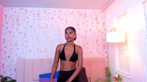 Snapshot of halleylorens chatting on July 2, 6:36 pm Halley Lorens online show from July 2, 6:36 pm