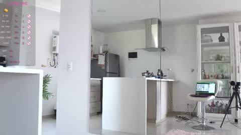 Snapshot of halliee chatting on February 24, 6:26 pm insta Laupalacio777Next stream 01th December online show from February 24, 6:26 pm