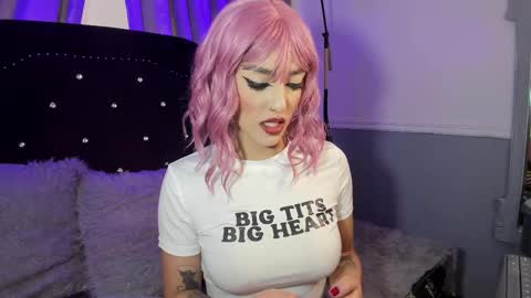 Snapshot of hallsred_rh chatting on September 10, 10:10 pm Halls Red online show from September 10, 10:10 pm