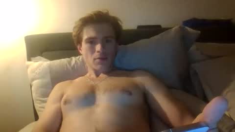 Snapshot of halor456999777 chatting on December 18, 6:19 am halor456999777 online show from December 18, 6:19 am