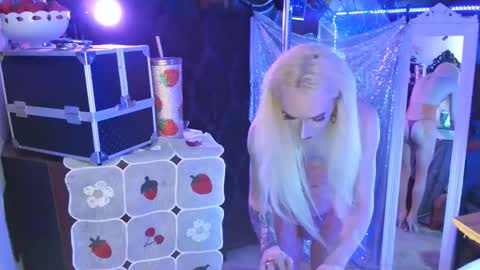 Snapshot of halovalentine chatting on December 30, 11:17 pm halovalentine online show from December 30, 11:17 pm