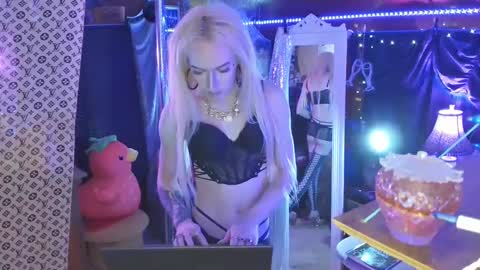 Snapshot of halovalentine chatting on February 25, 1:52 am halovalentine online show from February 25, 1:52 am