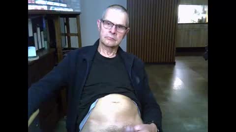 Snapshot of hamto65 chatting on April 2, 8:17 pm Prefer men 80 online show from April 2, 8:17 pm