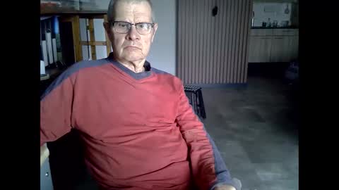 Snapshot of hamto65 chatting on April 11, 2:10 pm Prefer men 80 online show from April 11, 2:10 pm