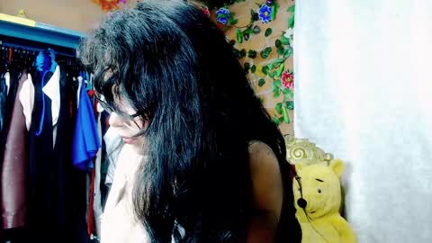 HANMy Dears make sure to follow me here create a FREE account if you dont have one and chat thank you. online show from January 4, 4:01 am