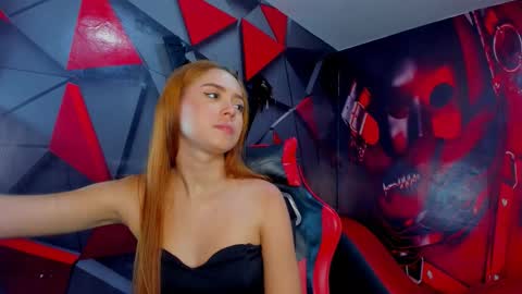 Snapshot of hana_and_zeta chatting on December 18, 12:22 pm Hana and Zeta online show from December 18, 12:22 pm