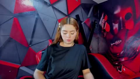 Snapshot of hana_and_zeta chatting on December 20, 12:45 pm Hana and Zeta online show from December 20, 12:45 pm