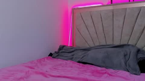 Snapshot of hana_and_zeta chatting on February 23, 2:25 pm Hana and Zeta online show from February 23, 2:25 pm