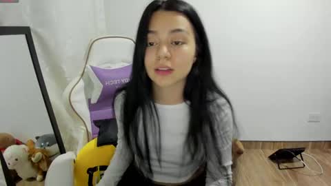 Hana Garcia online show from May 18, 1:24 am