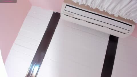 hanaahquinn online show from February 25, 11:30 am