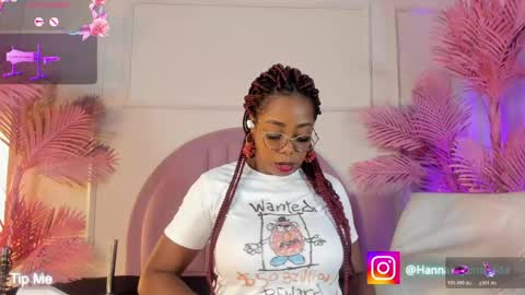 hanaahquinn online show from April 30, 11:38 am