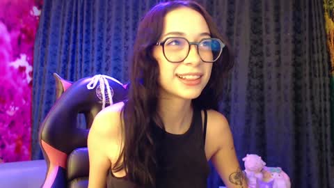 Snapshot of hanaku_8 chatting on January 10, 2:13 pm Hanaku online show from January 10, 2:13 pm