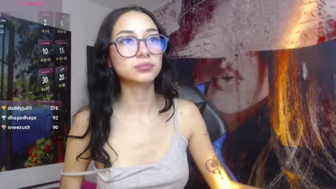 Snapshot of hanaku_8 chatting on February 2, 4:22 pm Hanaku online show from February 2, 4:22 pm