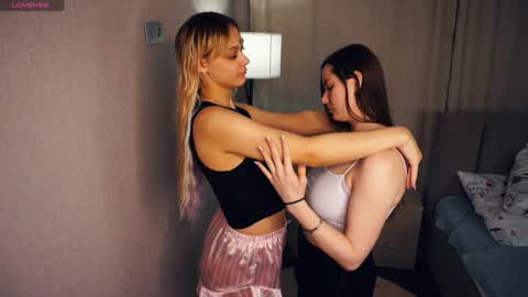 Snapshot of hanalif chatting on January 24, 6:14 am Blair and Ethel online show from January 24, 6:14 am