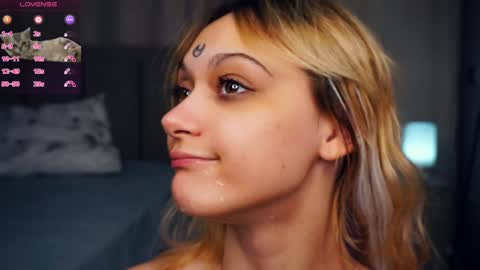 Snapshot of hanalif chatting on February 5, 9:25 am Blair and Ethel online show from February 5, 9:25 am