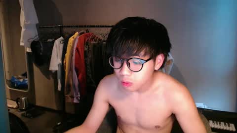handsome_mannn online show from May 1, 6:23 pm