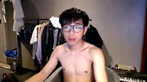 Snapshot of handsome_mannn chatting on August 2, 7:23 pm handsome_mannn online show from August 2, 7:23 pm