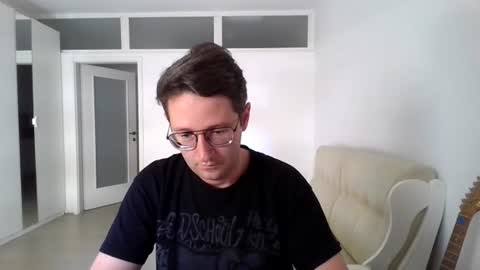 Snapshot of handsome_sasha chatting on June 17, 10:39 am Sasha online show from June 17, 10:39 am