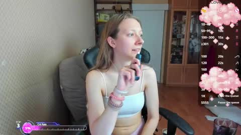 Snapshot of handsome_whale chatting on November 28, 6:49 am Mila online show from November 28, 6:49 am