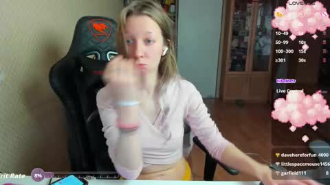 Snapshot of handsome_whale chatting on December 18, 9:04 am Mila online show from December 18, 9:04 am