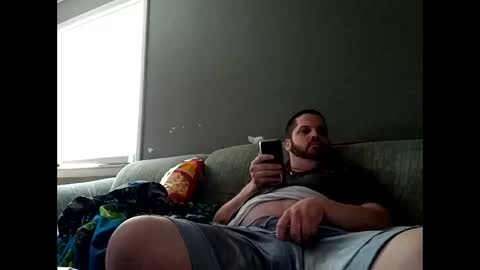 Handsomedaddy198923 online show from April 21, 6:55 pm