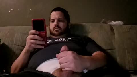Snapshot of handsomedaddy198924 chatting on June 13, 7:28 am Handsomedaddy198923 online show from June 13, 7:28 am