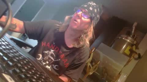 Handystudman online show from January 12, 3:57 pm