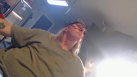 Snapshot of handyman5303 chatting on January 17, 3:44 am Handystudman online show from January 17, 3:44 am