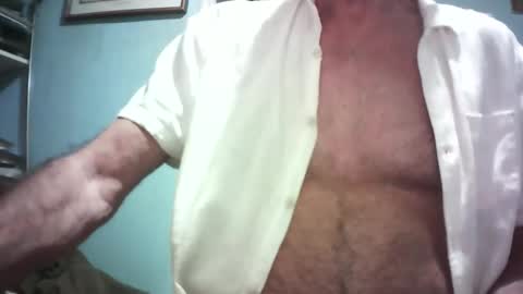 Snapshot of handymanforyou177322 chatting on February 4, 1:22 am handymanforyou177322 online show from February 4, 1:22 am