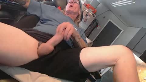 handystud33 online show from June 17, 3:02 pm