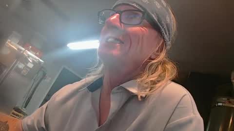 handystud33 online show from June 18, 6:46 am