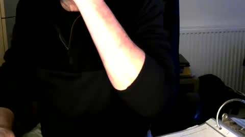 Snapshot of handz2 chatting on January 11, 3:52 pm handz2 online show from January 11, 3:52 pm